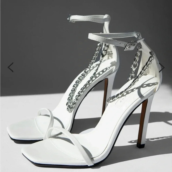 Top Shop 
Strappy chain-link design 
Squarish toe
Stiletto heel 
SIZE 38
NEW - Picture 2 of 11
